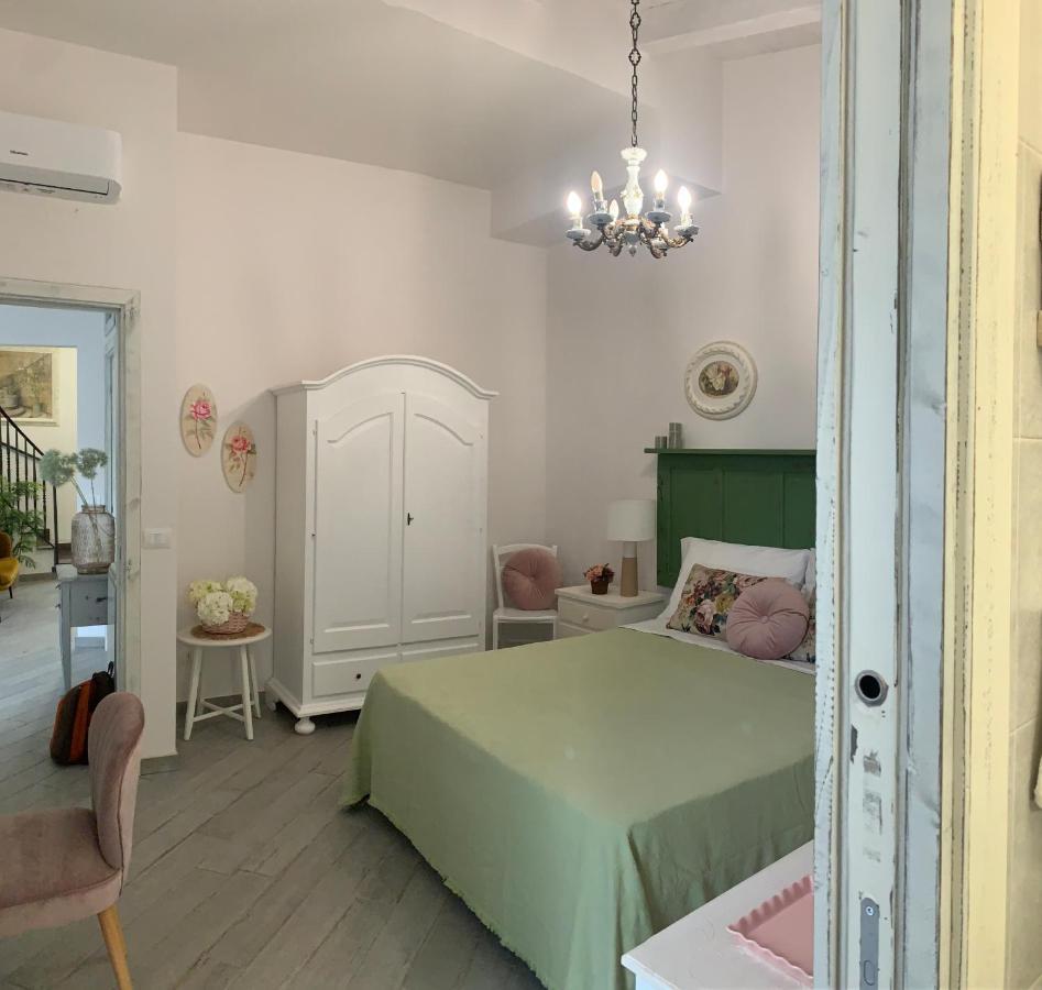 Il Fiore Bianco Bed & Breakfast Capo dʼOrlando Екстериор снимка